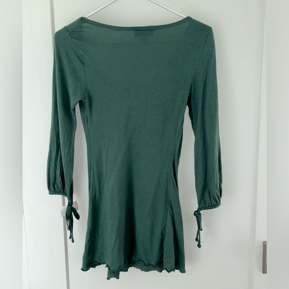 Liz Lange Maternity scoop neck tee sz S NWT - Picture 4 of 5